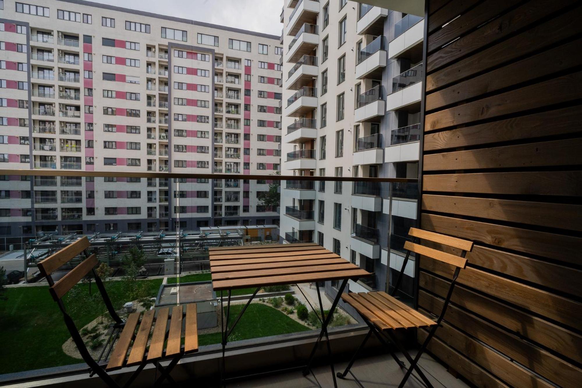Amazing View Apartments - Iuliu Maniu & Politehnica Park Bukarest Exteriör bild