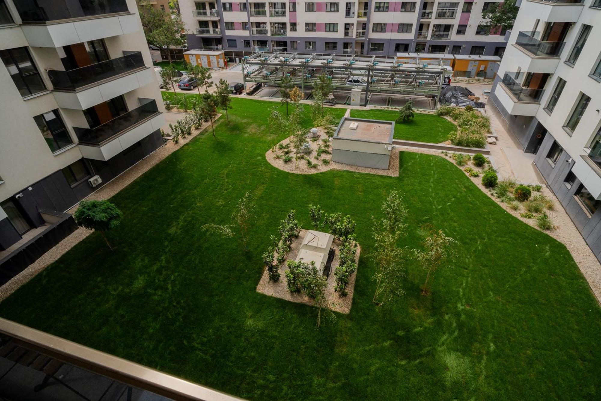 Amazing View Apartments - Iuliu Maniu & Politehnica Park Bukarest Exteriör bild