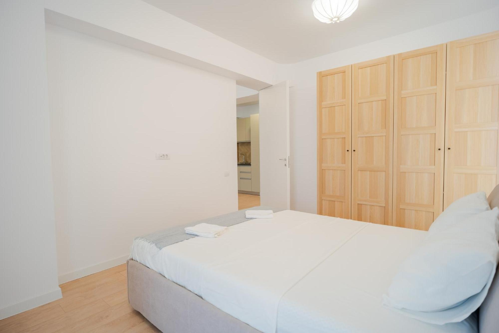 Amazing View Apartments - Iuliu Maniu & Politehnica Park Bukarest Exteriör bild