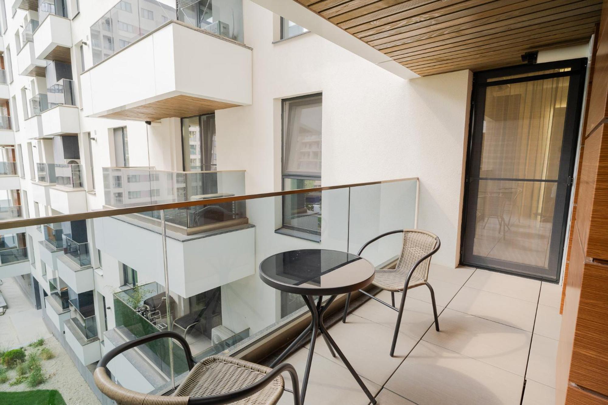 Amazing View Apartments - Iuliu Maniu & Politehnica Park Bukarest Exteriör bild