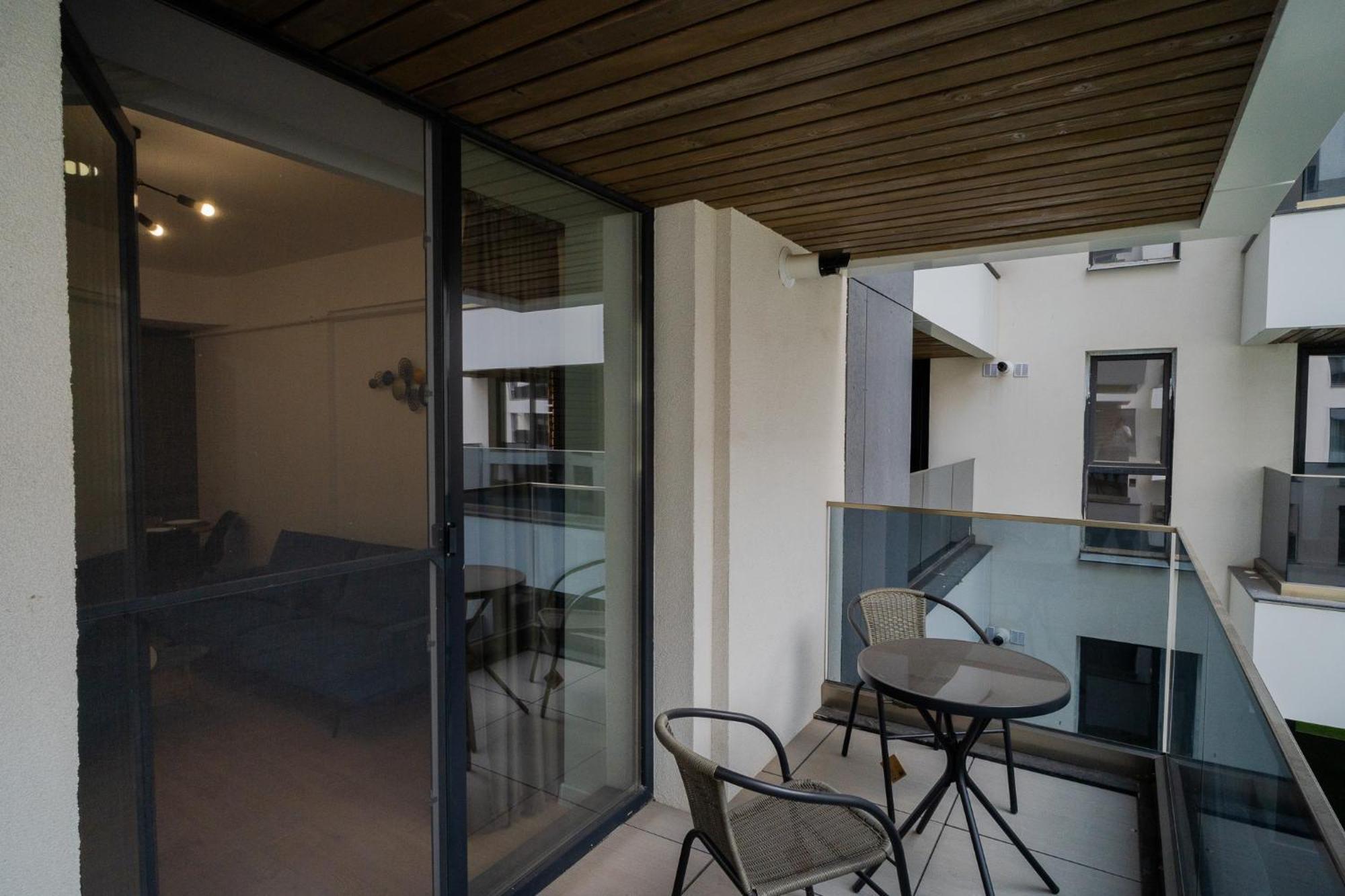 Amazing View Apartments - Iuliu Maniu & Politehnica Park Bukarest Exteriör bild