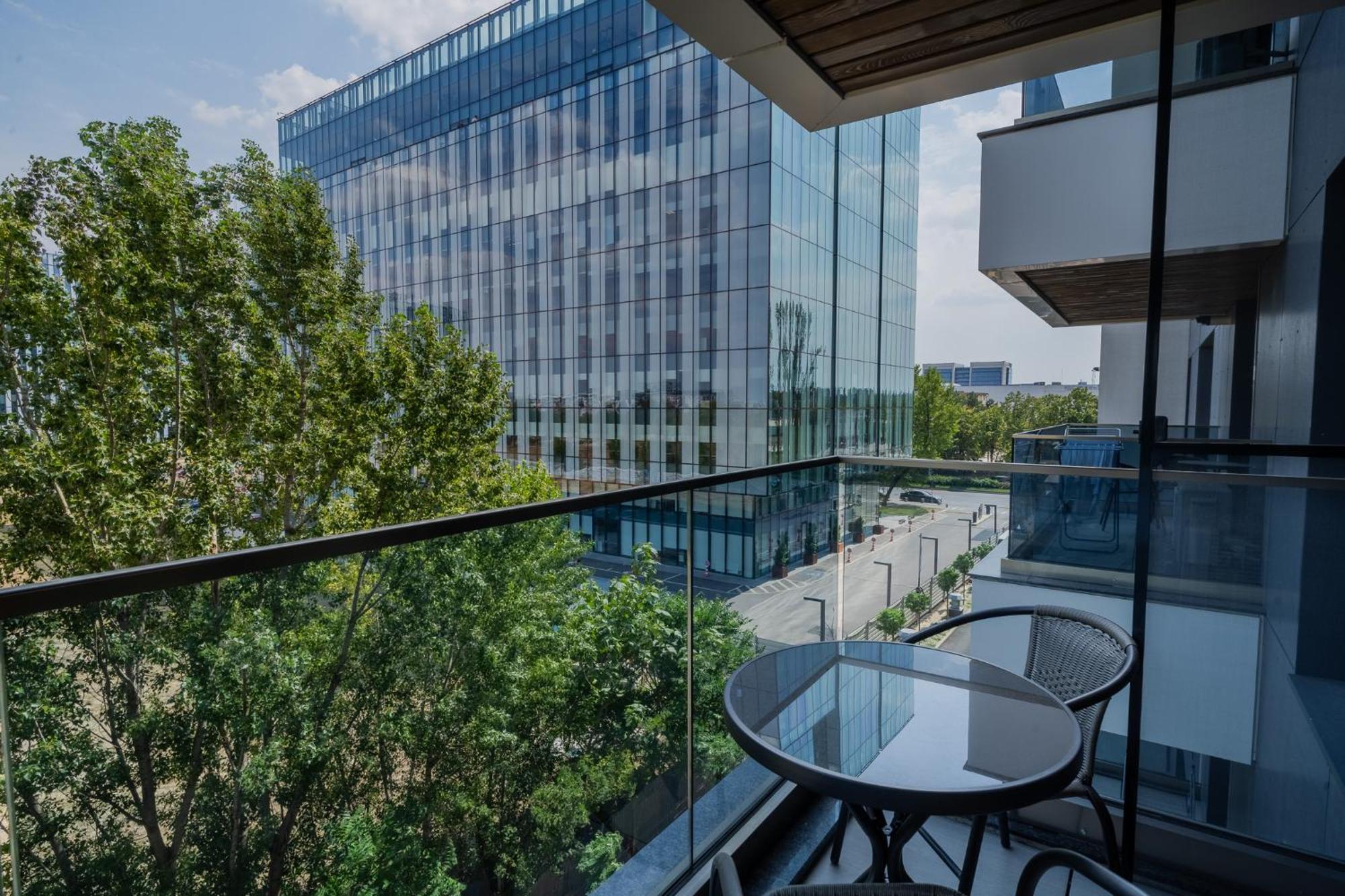 Amazing View Apartments - Iuliu Maniu & Politehnica Park Bukarest Exteriör bild