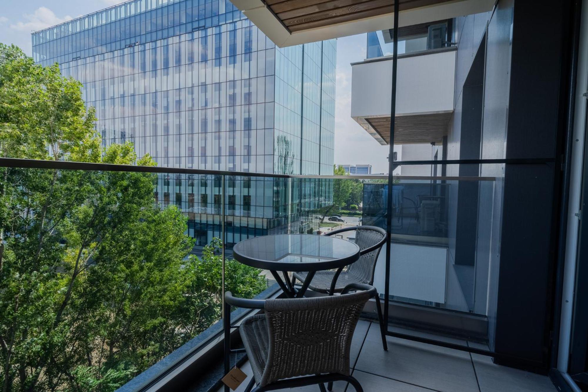 Amazing View Apartments - Iuliu Maniu & Politehnica Park Bukarest Exteriör bild