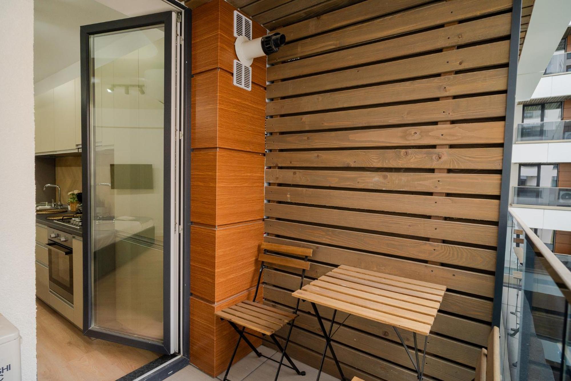 Amazing View Apartments - Iuliu Maniu & Politehnica Park Bukarest Exteriör bild