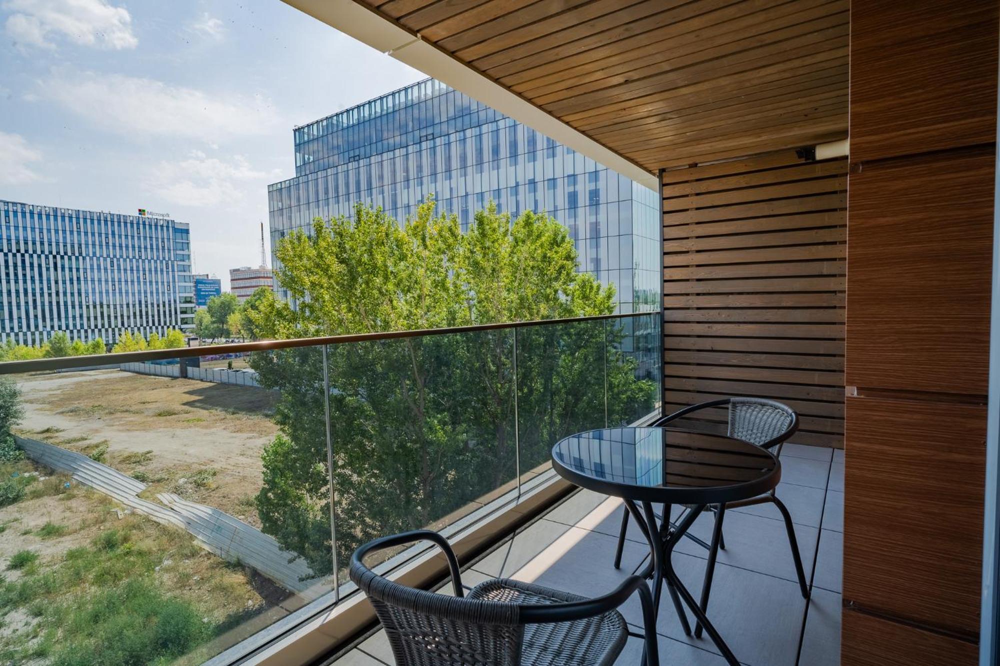 Amazing View Apartments - Iuliu Maniu & Politehnica Park Bukarest Exteriör bild