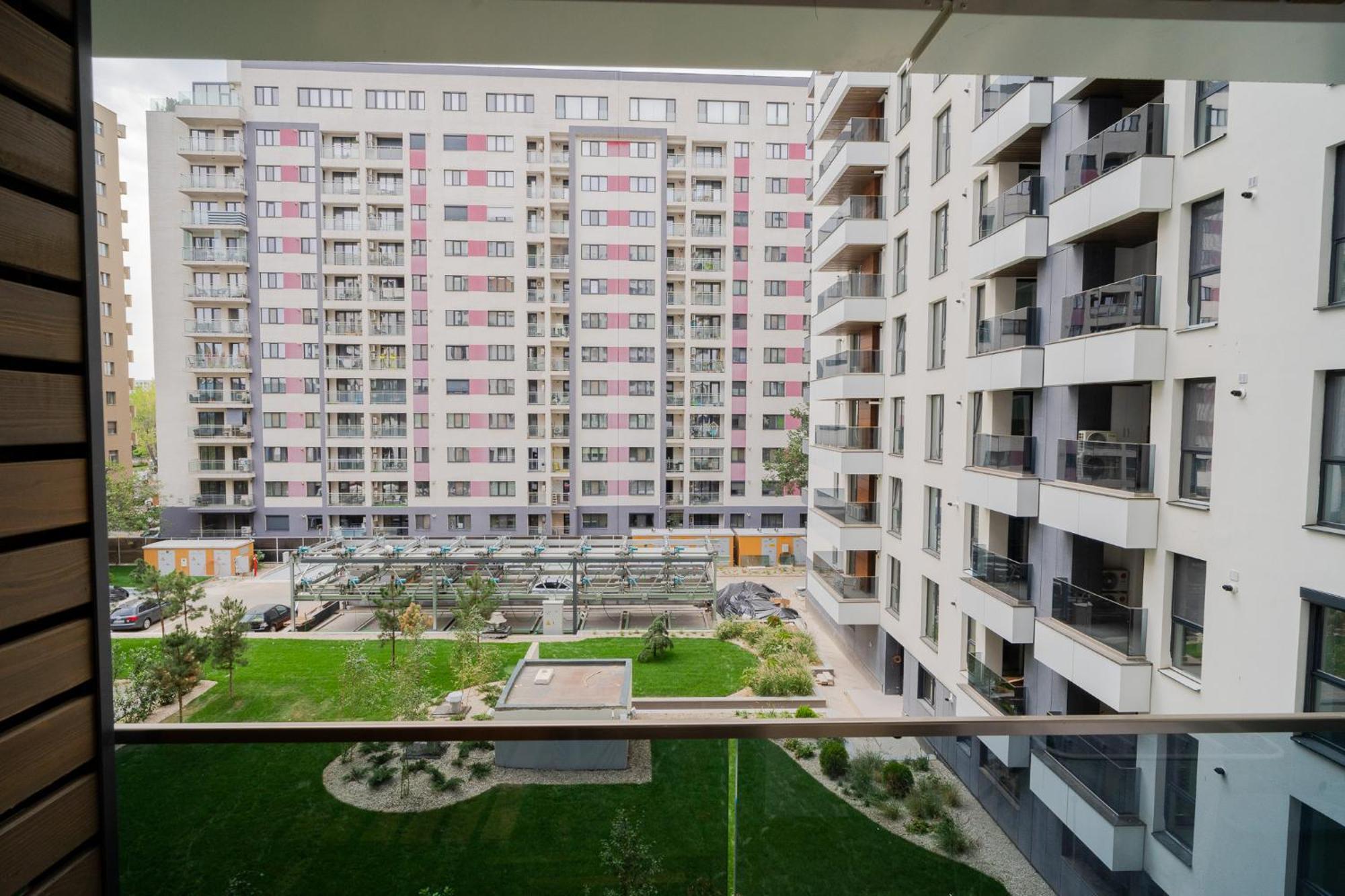Amazing View Apartments - Iuliu Maniu & Politehnica Park Bukarest Exteriör bild
